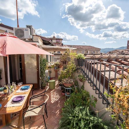 Apartamento Residenza Al Pavone Luxury With Terrace Lucca Exterior foto