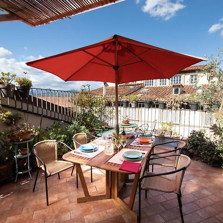 Apartamento Residenza Al Pavone Luxury With Terrace Lucca Exterior foto