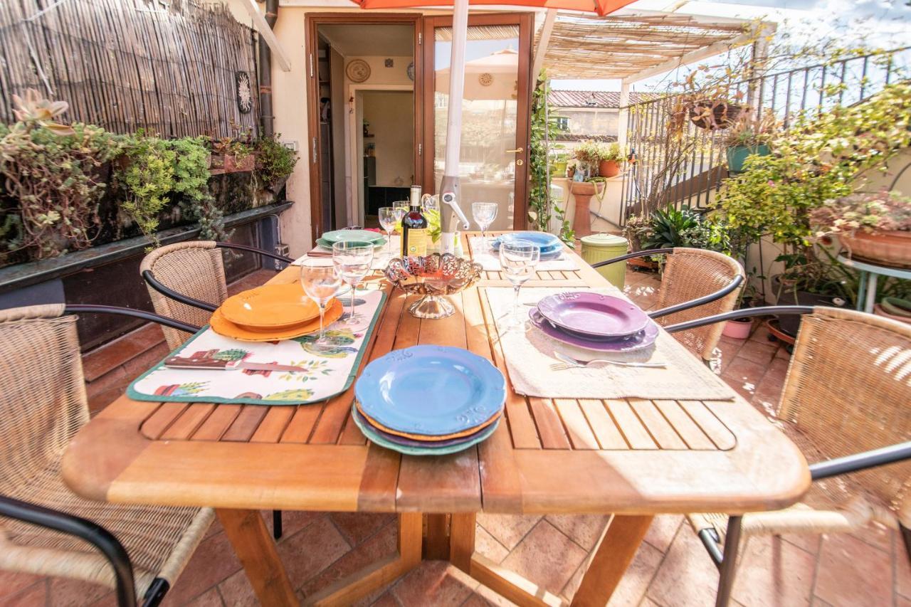 Apartamento Residenza Al Pavone Luxury With Terrace Lucca Exterior foto