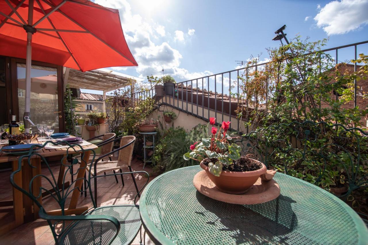 Apartamento Residenza Al Pavone Luxury With Terrace Lucca Exterior foto