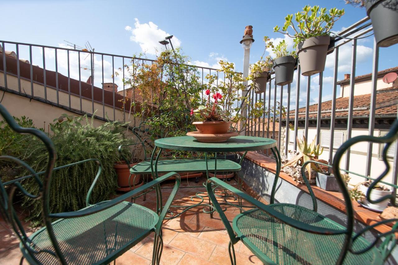 Apartamento Residenza Al Pavone Luxury With Terrace Lucca Exterior foto