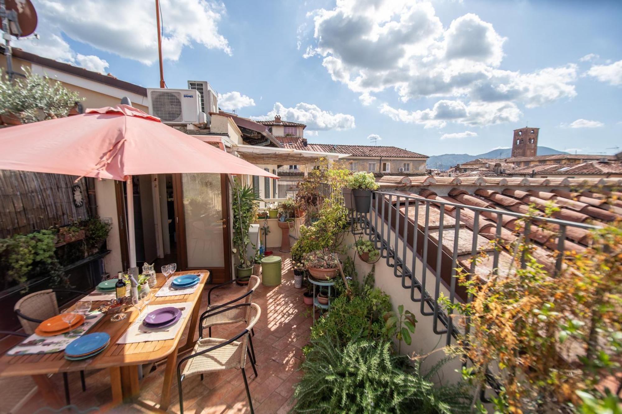 Apartamento Residenza Al Pavone Luxury With Terrace Lucca Exterior foto