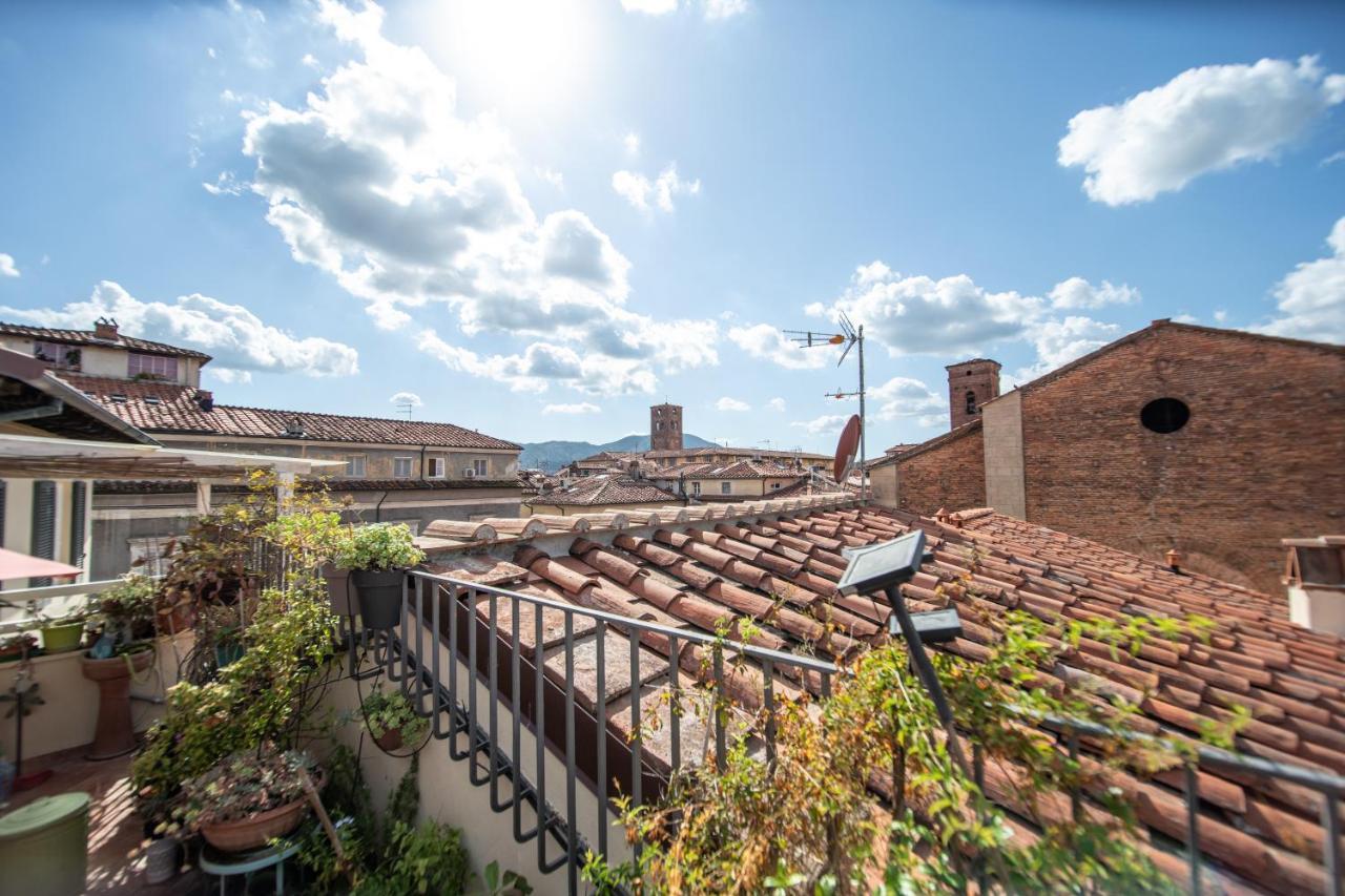 Apartamento Residenza Al Pavone Luxury With Terrace Lucca Exterior foto