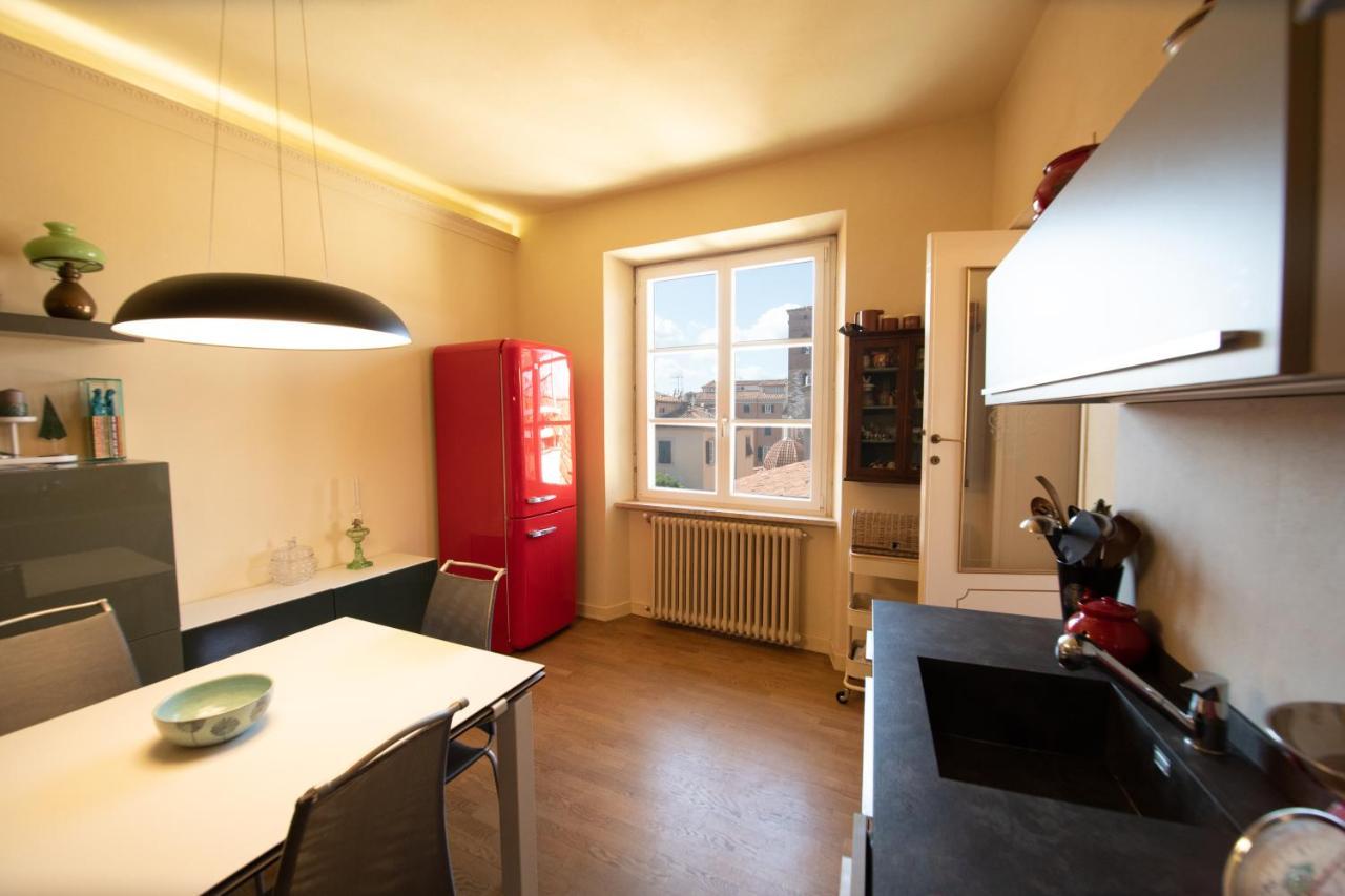 Apartamento Residenza Al Pavone Luxury With Terrace Lucca Exterior foto