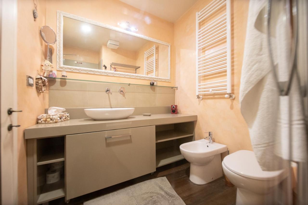 Apartamento Residenza Al Pavone Luxury With Terrace Lucca Exterior foto