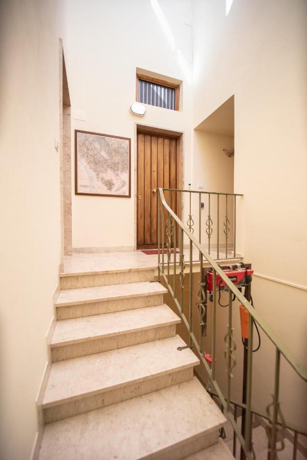 Apartamento Residenza Al Pavone Luxury With Terrace Lucca Exterior foto