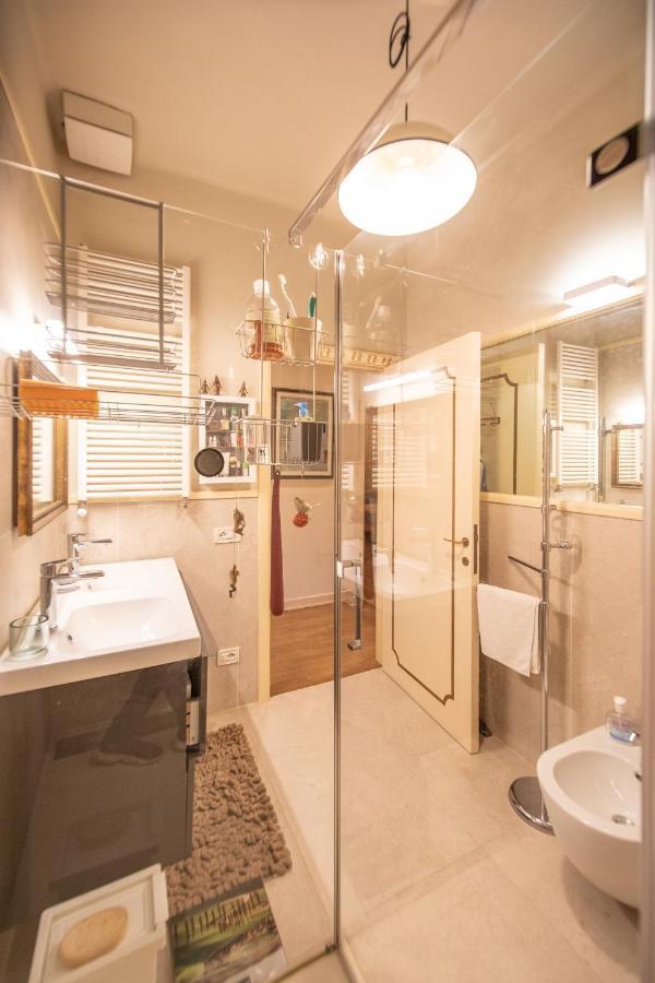 Apartamento Residenza Al Pavone Luxury With Terrace Lucca Exterior foto