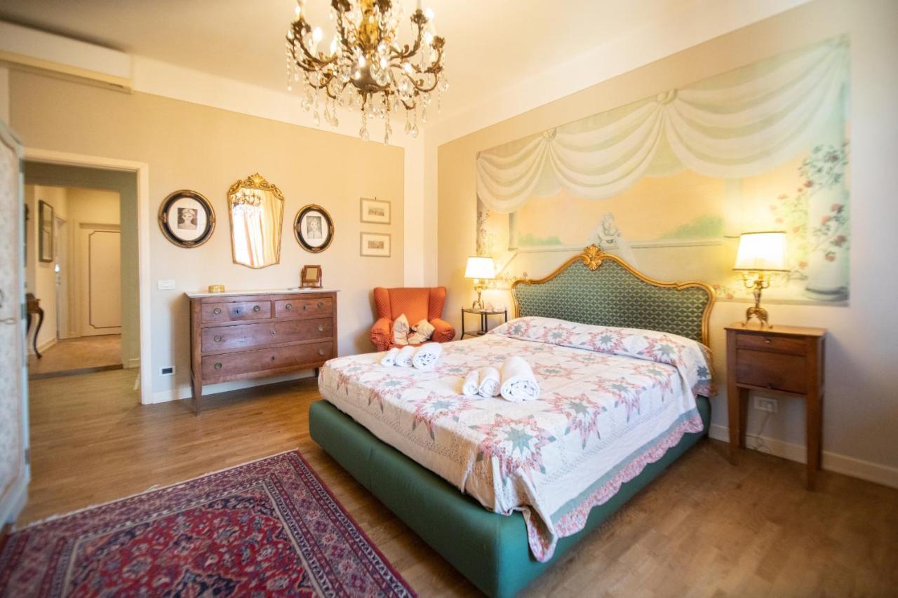 Apartamento Residenza Al Pavone Luxury With Terrace Lucca Exterior foto