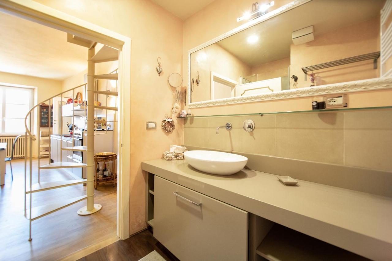 Apartamento Residenza Al Pavone Luxury With Terrace Lucca Exterior foto