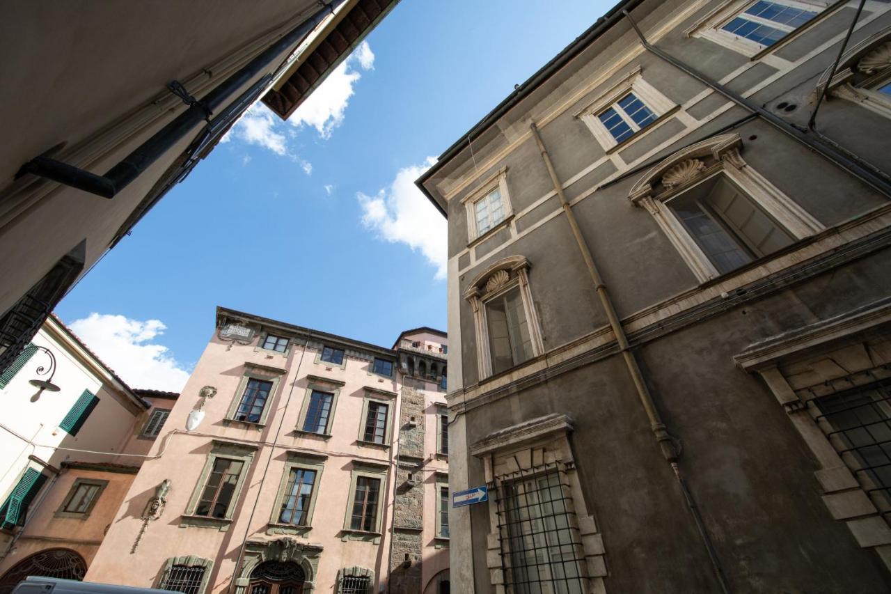 Apartamento Residenza Al Pavone Luxury With Terrace Lucca Exterior foto