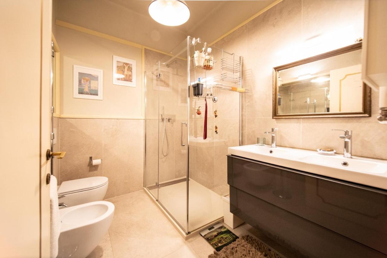 Apartamento Residenza Al Pavone Luxury With Terrace Lucca Exterior foto